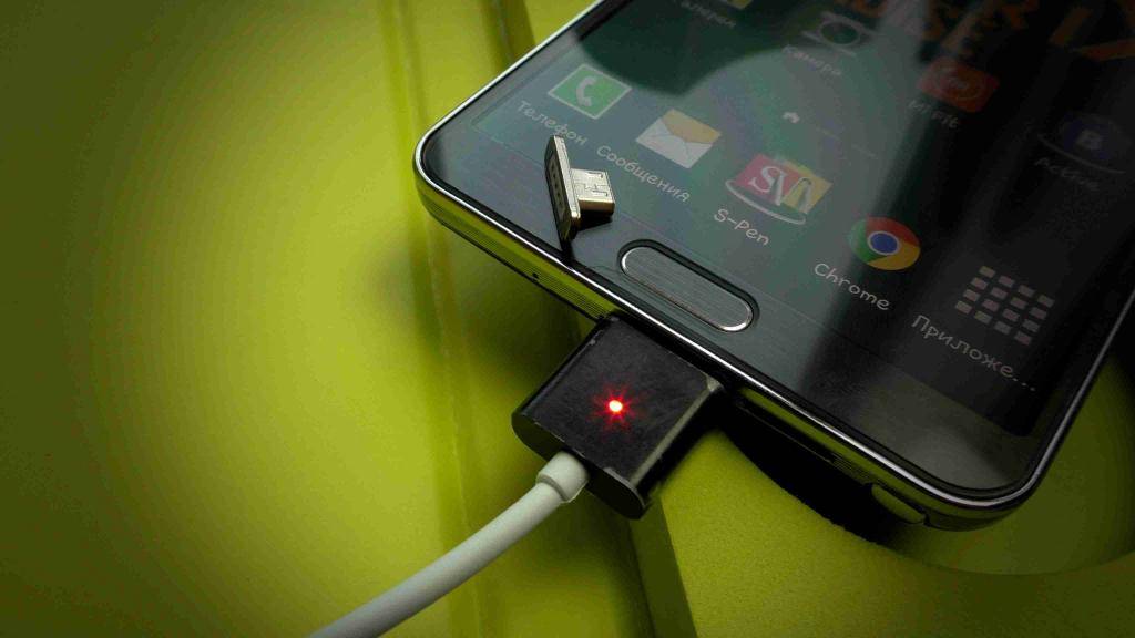 Как правильно заряжать телефон xiaomi, нужно ли разряжать новый смартфон полностью, зарядка аккумулятора первый раз
