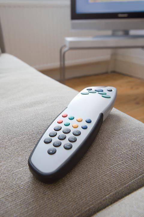 Внешняя и внутренняя чистка пульта от телевизора: все правила