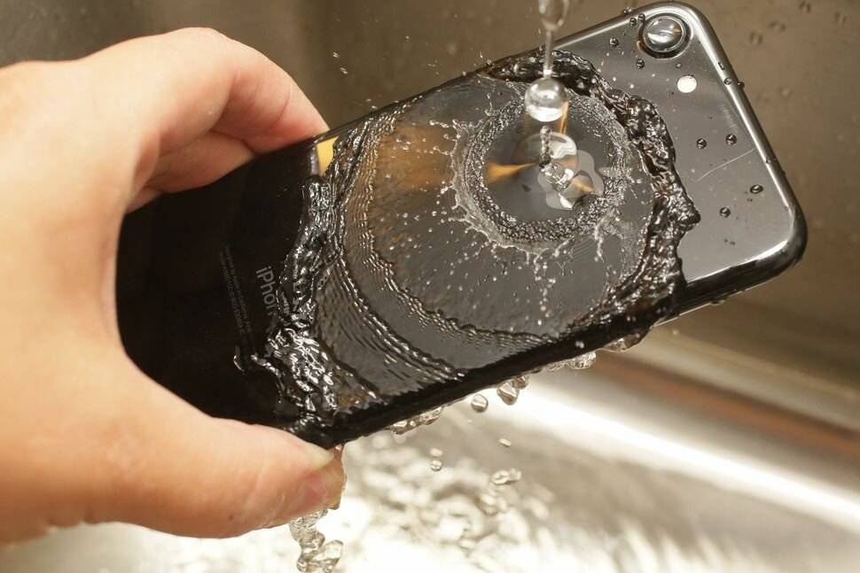 Как восстановить iphone после попадания в него воды или других жидкостей