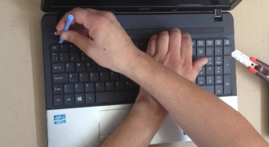 Не работает клавиатура на ноутбуке: как устранить поломку?