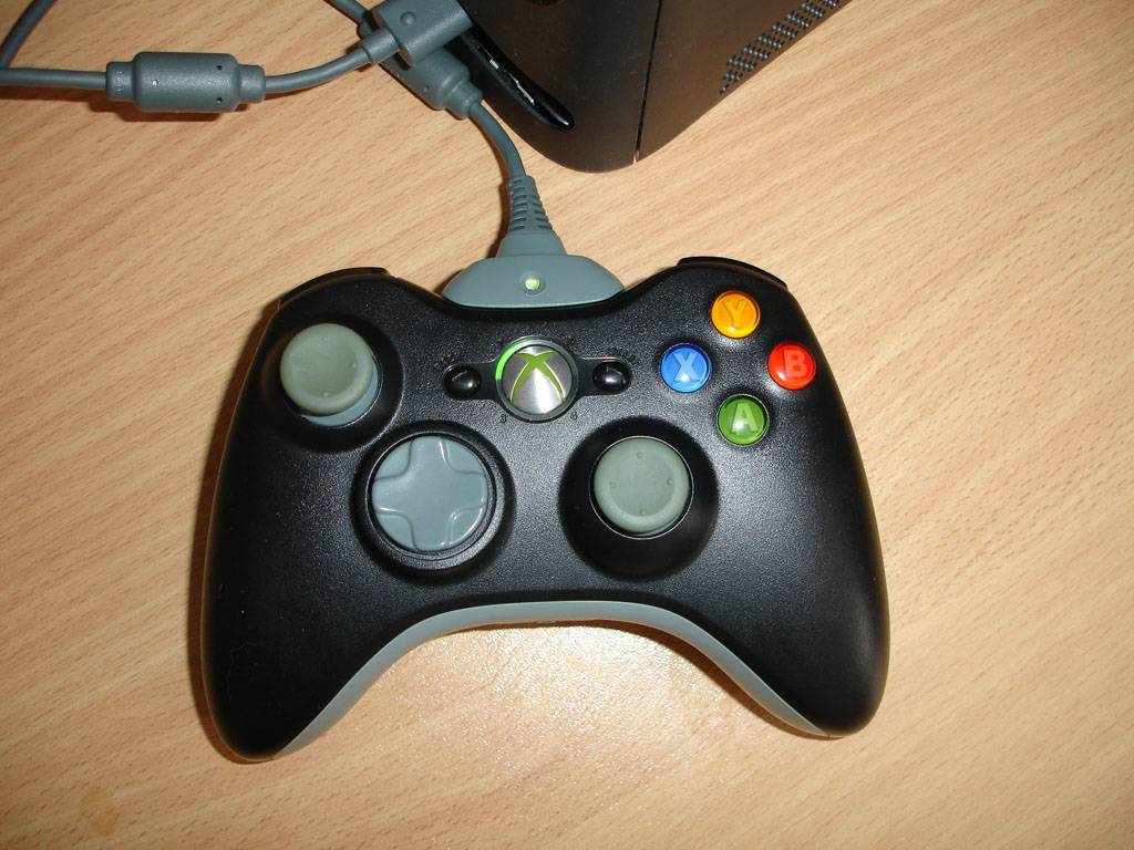 Соедини джойстик. Геймпад Xbox 360. Джойстик от Xbox 360. Джойстик Xbox 360 компьютер. Джойстик геймпад для xbox360.