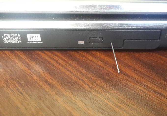 Как открыть дисковод на ноутбуке, причины почему не открывается