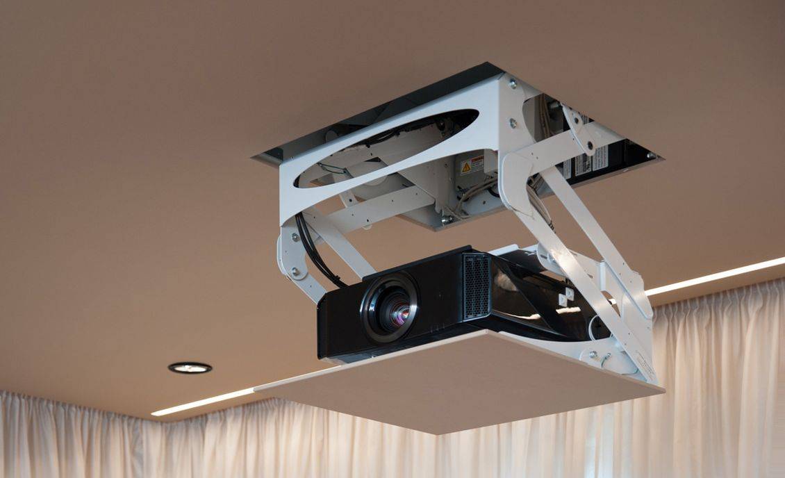 Как правильно установить проектор на потолок своими руками