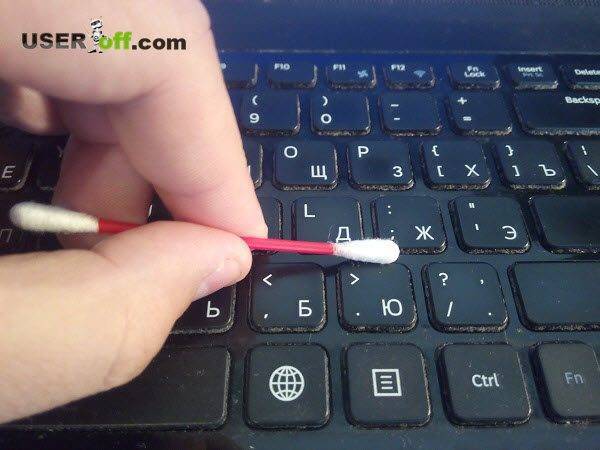 Как почистить клавиатуру ноутбука, чего делать не следует