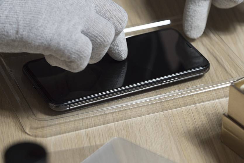 Как снять старое защитное стекло с айфона самостоятельно