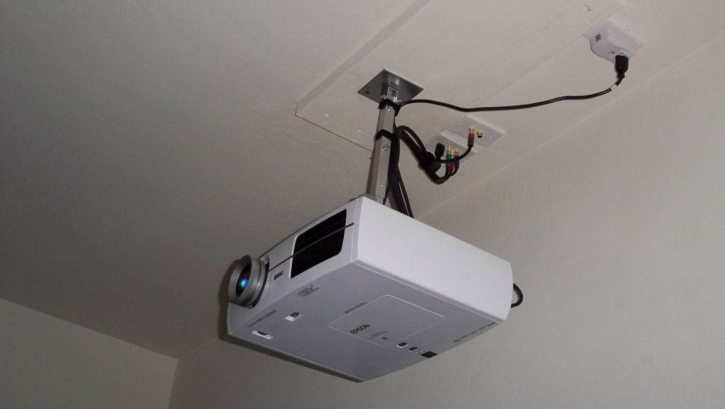 Как закрепить проектор на потолке из гипсокартона
